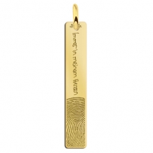 Gouden bar hanger met vingerafdruk en geschreven tekst