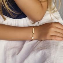 Gouden kinder armband met naam graveren